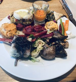 Fantastische verse Vegan gerechten   at DaTerra - Bom Sucesso Markt in Porto