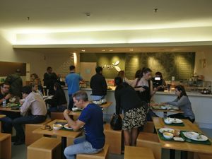 Busy, busy at DaTerra - Bom Sucesso Markt in Porto