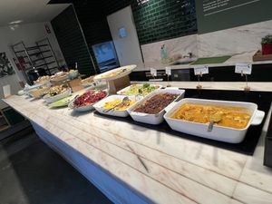 Buffet  at DaTerra - Bom Sucesso Markt in Porto