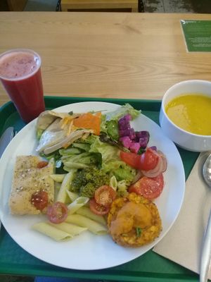 Salad buffet with soup and juice for 8.50euros at DaTerra - Bom Sucesso Markt in Porto
