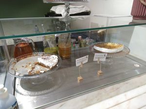 Desserts at DaTerra - Bom Sucesso Markt in Porto