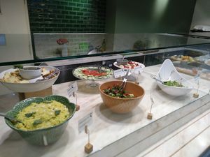 Modtly cold dishes at DaTerra - Bom Sucesso Markt in Porto