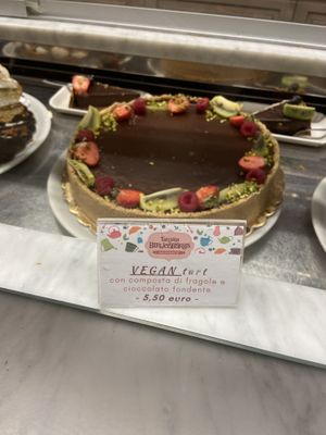 Vegan tart  at Torteria Berlicabarbis - Catania in Turin