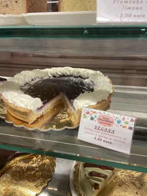 Vegan cake  at Torteria Berlicabarbis - Catania in Turin