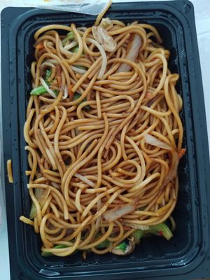 Chow Mein, no chicken base: okay, needed more flavor but a nice Noodle option at Red Lantern in El Paso