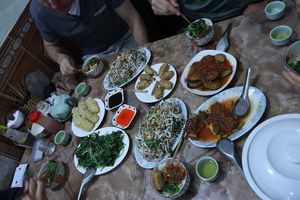 5 people meal - mmmmh ??
With tea 350k dong at An Lac in Ninh Binh