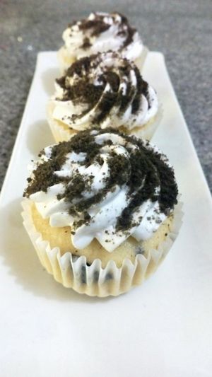 vegan oreo cupcakes at Dessert First in Meycauayan