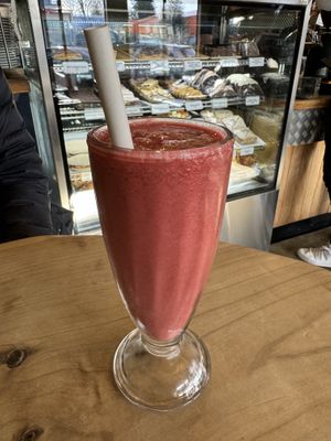 Kiwi berry smoothie  at Sandfly Cafe in Te Anau