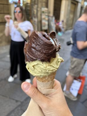 Pistachio and chocolate fondente  at Vanilla - Creams & Fruits in Turin