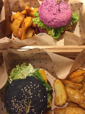 Burgers at Flower Burger in Turin