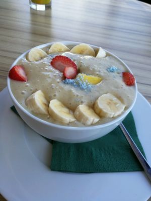 Smoothiebowl with toppings of choice at Organic Cafe in Fuengirola