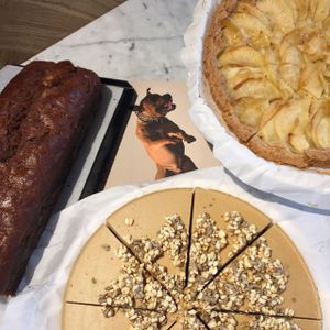 Now available: Vegan Lemon Cheesecake, Vegan Spiced Apple Cake with Maple Syrup Icing and Vanilla Cake with Lemon Icing. at Kaffabar in Brussels