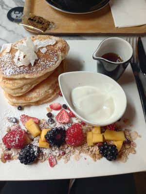 Vegan Pancakes, coconut yogurt, agave syrup, yes! at Kaffabar in Brussels