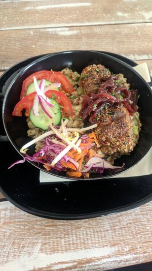 steak bowl with quinotto at Veggiezz - Alserbachstr in Vienna