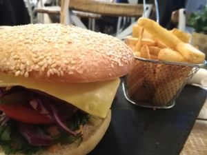 Saitan Cheese Burger at Veggiezz - Alserbachstr in Vienna