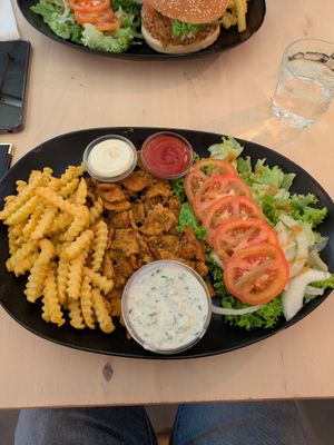 Gyrosteller with mayo and kethup: 4/5 at Veganel in Nuremberg