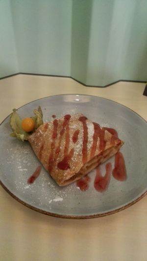 Apple strudel at Veganel in Nuremberg