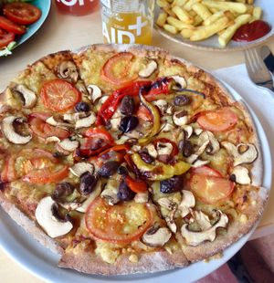 Pizza “Mista” at Veganel in Nuremberg