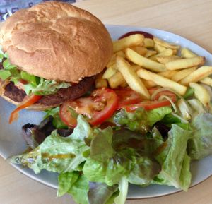“Veggie”-Burger at Veganel in Nuremberg
