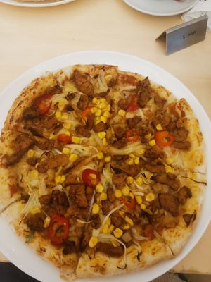 Mexikanische Pizza at Veganel in Nuremberg