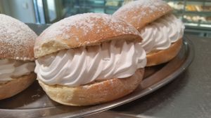 Bamba de nata at Pasteleria Marian in Guadalajara