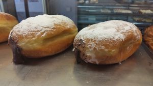 Bomba de chocolate at Pasteleria Marian in Guadalajara