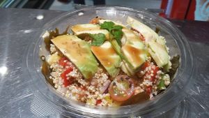 Ensalada de aguacate y quinoa at Pasteleria Marian in Guadalajara