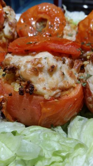 Tomate relleno gratinado con queso vegano at Pasteleria Marian in Guadalajara