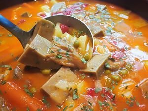 Patatas guisadas con seitan y setas at Pasteleria Marian in Guadalajara