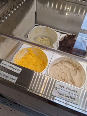 4 vegan flavors at Charm School in Richmond