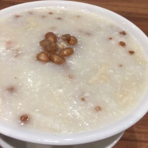 Sampan Gruel (congee) at Oriental Vegetarian 東方素 in Hong Kong Island
