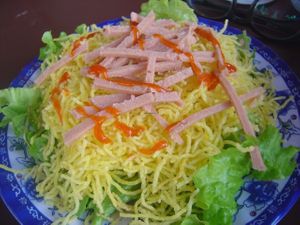 Crispy noodles with mock sausage at Anh Dao Vang in A Luoi