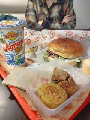  at Cigköftem in Lyon