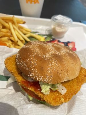 Non chicken burger, fries and vegan mayo  at MAX - Vasagatan in Stockholm