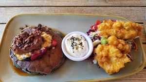 Yin and yang at Komuniti in Long Jetty