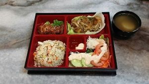 便当盒套餐 at Min Yuan Vegetarian Home in Kuala Lumpur