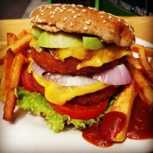 vegan mexican burger at Chic Planete in Avignon