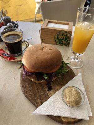Lentil Burger  at Aqui y Ahora  in Lanzarote
