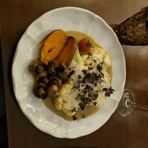 Cauliflower steak at Raiz in Porto