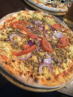 Vegane Pizza Amore (7,50€) sehr große und lecker at Roma Ristorante Pizzeria in Leipzig