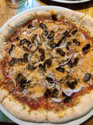 Pizza de chorizo at Pizza Paco in Barcelona