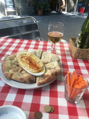 Delicious hummus as entree  at Pizza Paco in Barcelona
