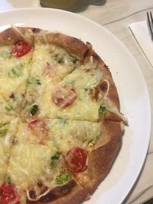 vegan pizza at Vege Joy in Varna