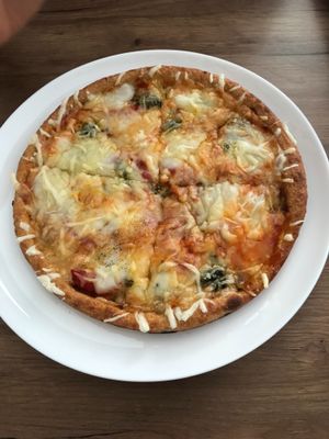 caprese pizza at Vege Joy in Varna