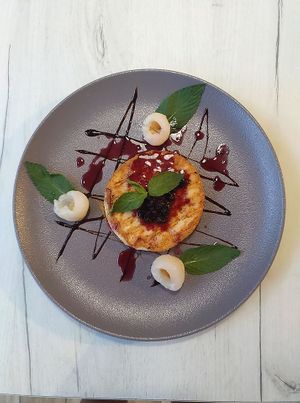 Grilled Cheese with Lychees (sheep's milk cheese Talagani, Lychee fruits, blueberry reduction, balsamic reduction, fresh mint) at Vege Joy in Varna