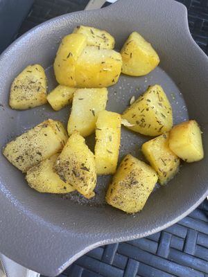 Lemon & Thyme potato’s (we’d already eaten some) at Vege Joy in Varna