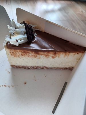 Bounty cake at Bez Cukru in Katowice