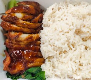 Well roasted chicken rice at D'life 蔬食 - Beauty World in West Singapore