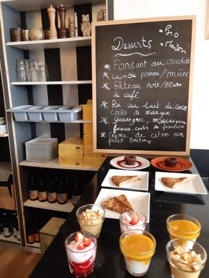 Desserts du jour at Les Maraichers in Brest