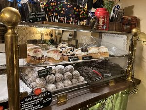 Still a nice variety at 5.30pm  at Karu Talu Šokolaad  in Tallinn